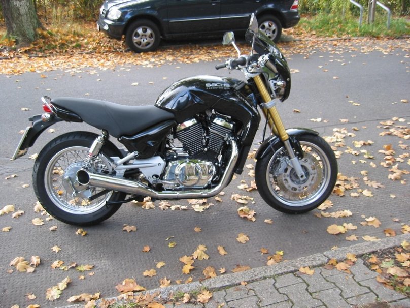 Сузуки родстер мотоцикл