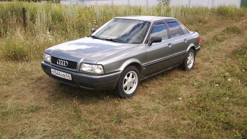 Audi 80 серая
