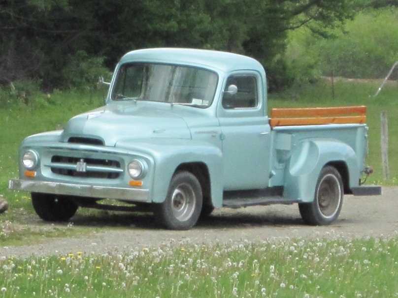International Harvester r-200