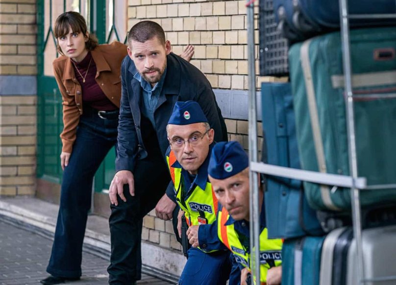 ФБР: за границей сериал с 2021 г.