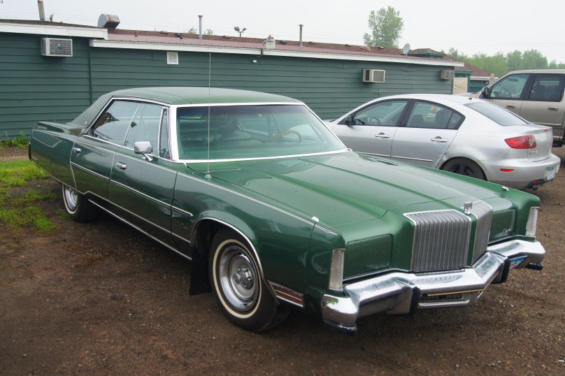 1977 Chrysler New Yorker Brougham