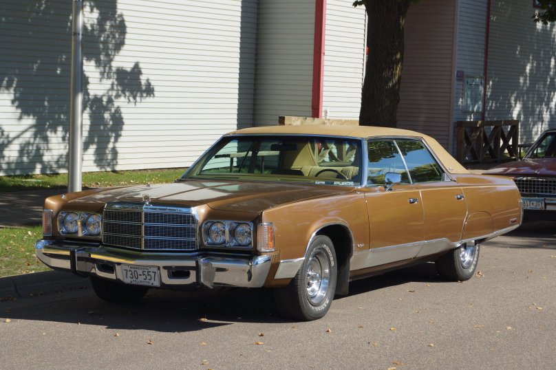 Chrysler New Yorker 1975