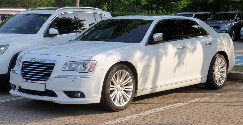 Chrysler 300 2023