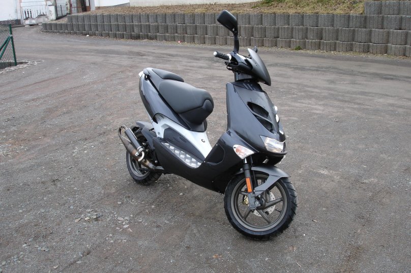 Aprilia SR 50 2