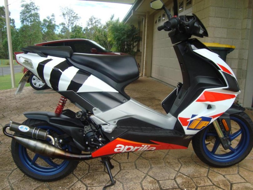 Априлия SR 50