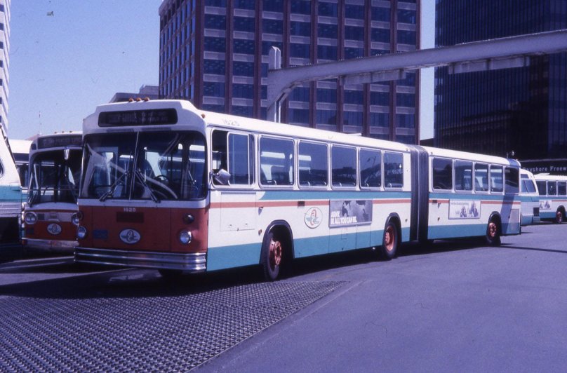 Автобус Kaiser coach