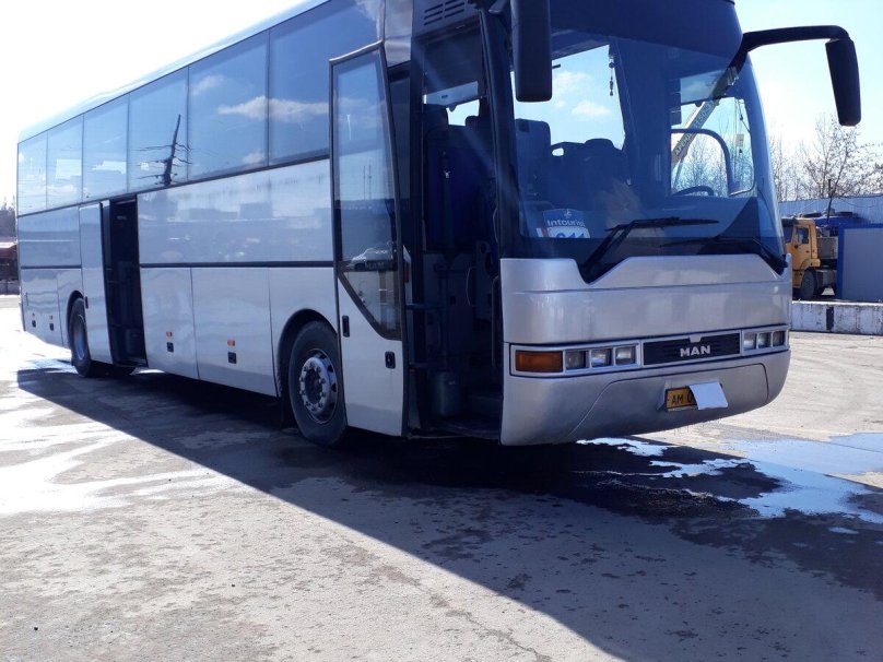 Man Lion's coach 2000