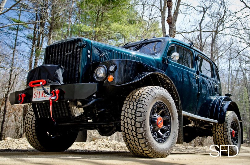 Брутальный внедорожник