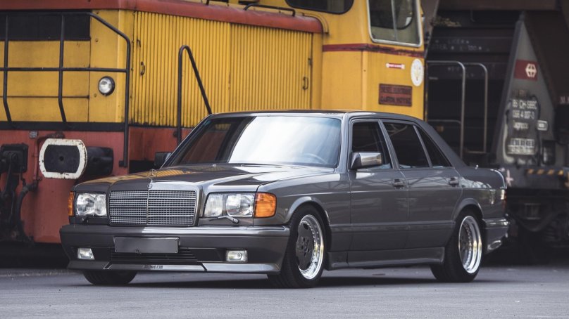 Mercedes Benz 560 sel