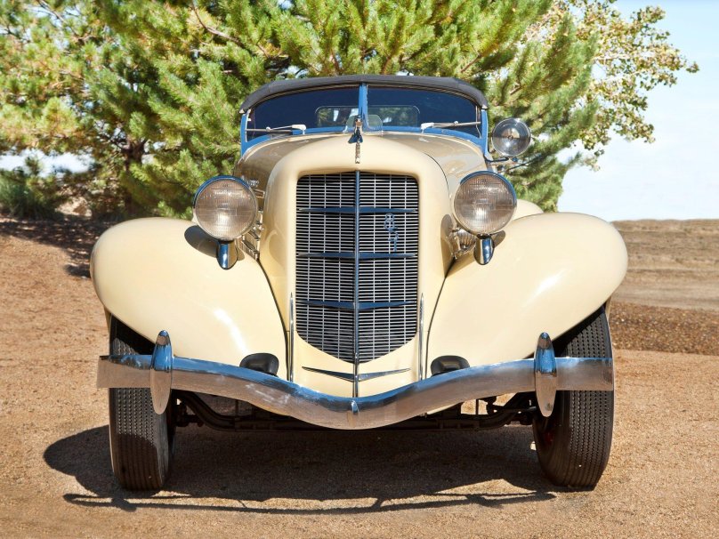 1935 Auburn 851