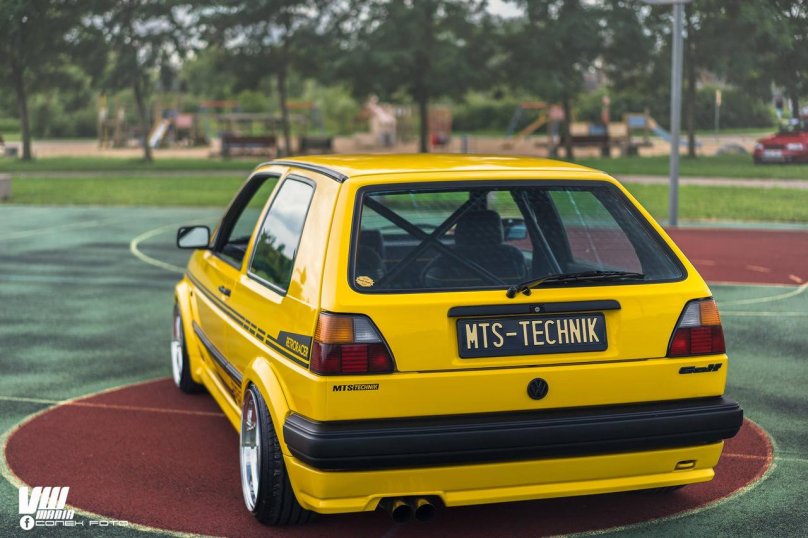 Фольксваген гольф 2 желтый