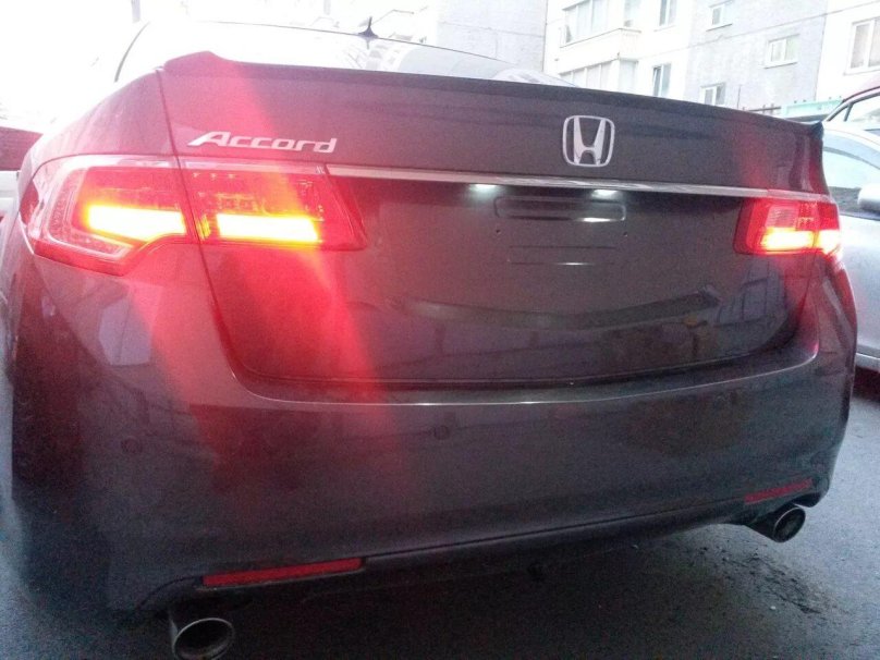 Задняя оптика Accord 8