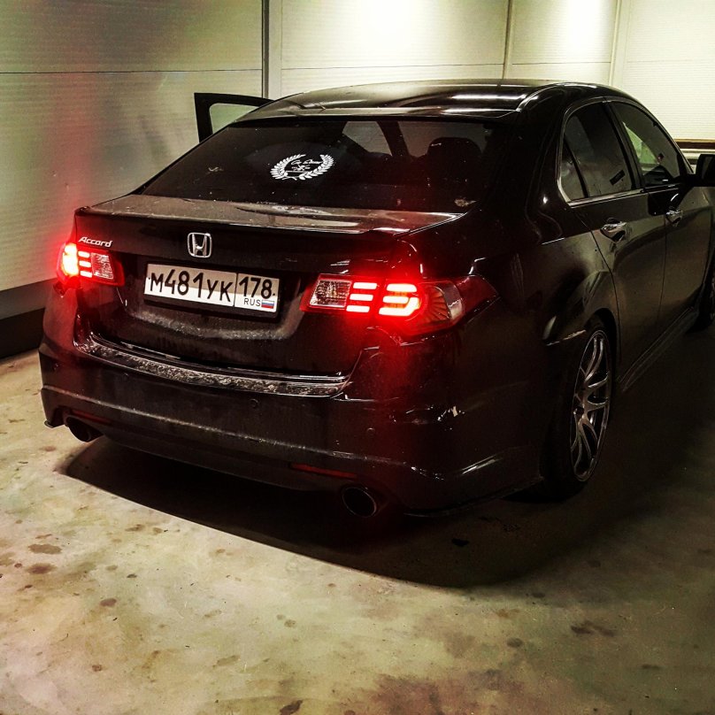 Задние светодиодные фонари Honda Accord 8