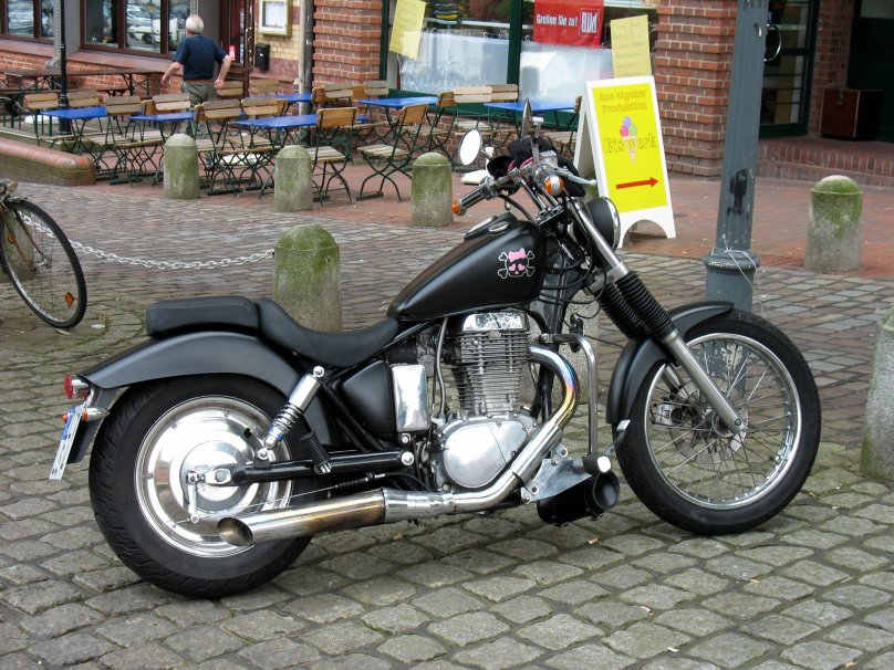 Suzuki Savage 650 Custom