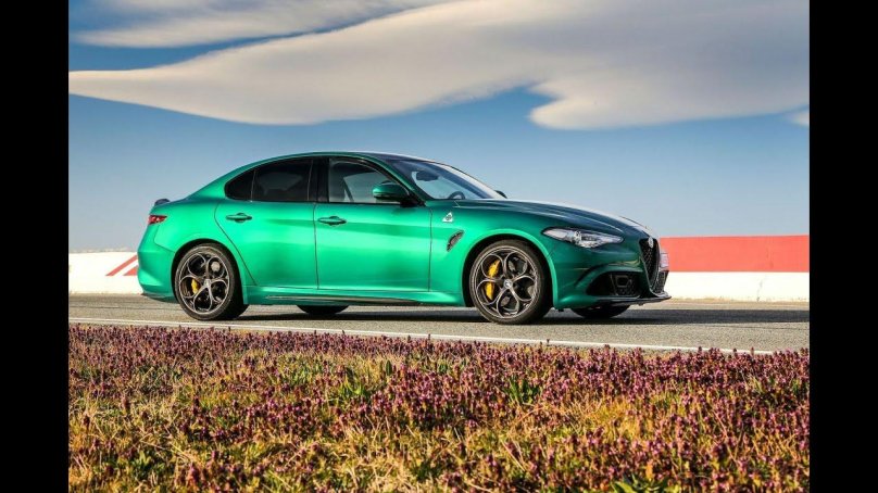 Альфа Ромео Джулия Квадрифолио