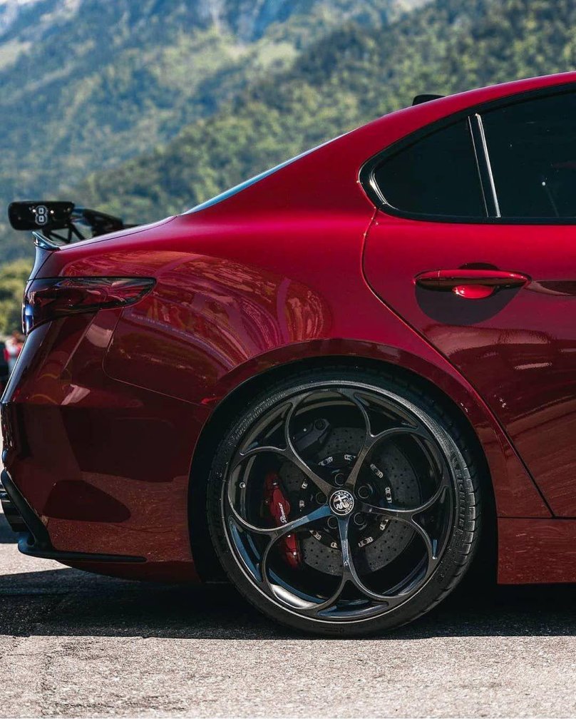 Альфа Ромео Квадрифолио