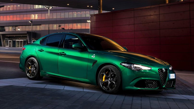 Альфа Ромео Giulia Quadrifoglio 2020