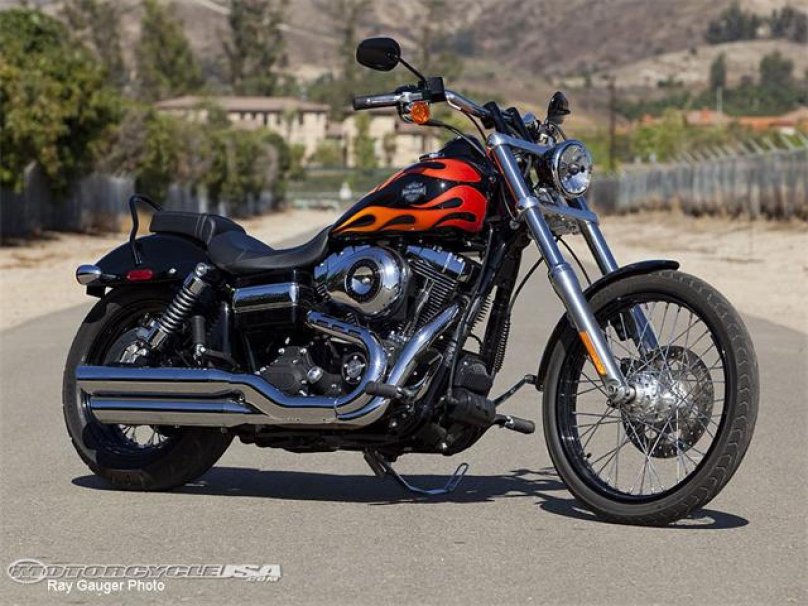 Мотоцикл Harley-Davidson Dyna 2000