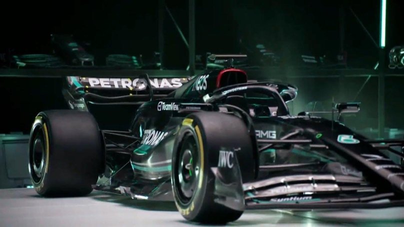 Ф1 Болид Мерседес 2023