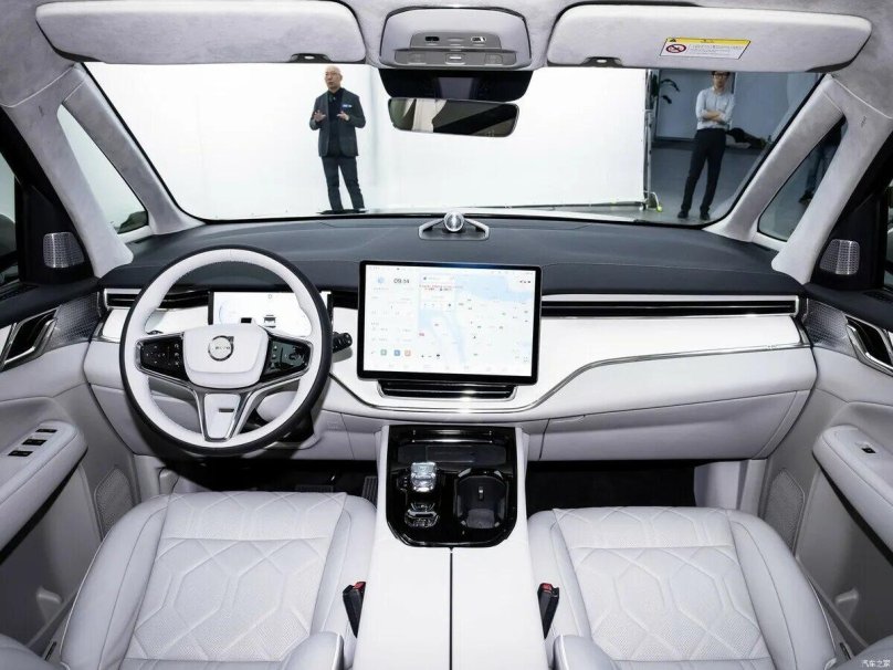 Вольво минивэн 2023