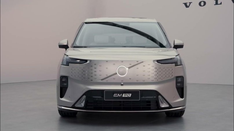Вольво em90