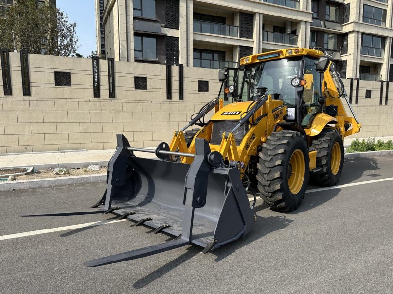 Экскаватор-погрузчик bull 4sx