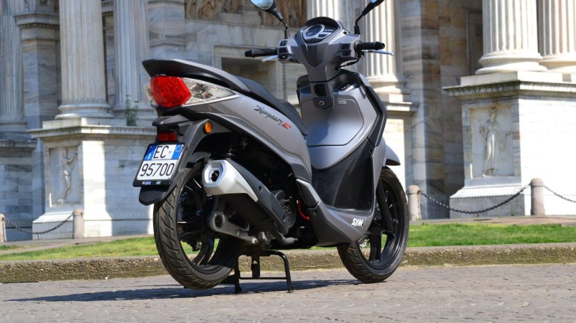 SYM St 200