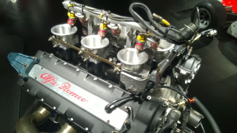 Alfa Romeo 155 DTM engine