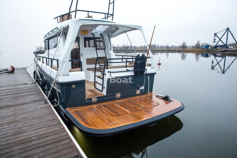 Моторная яхта Sargo 36 Fly