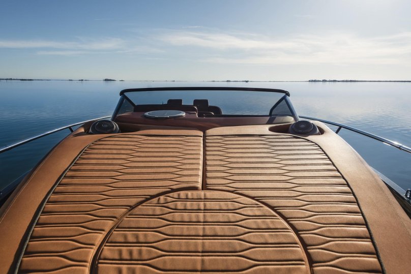 Катер кранчи Эндуранс 30