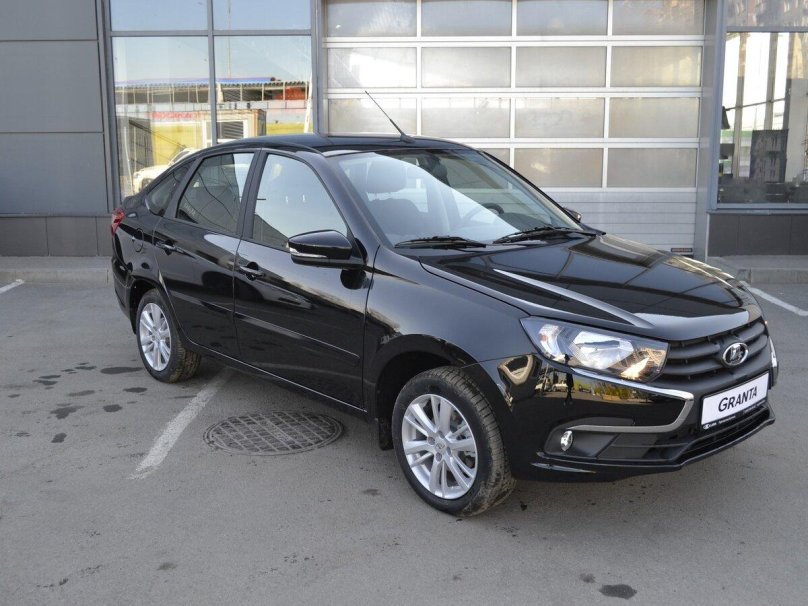 Лада Гранта лифтбек черная 2022