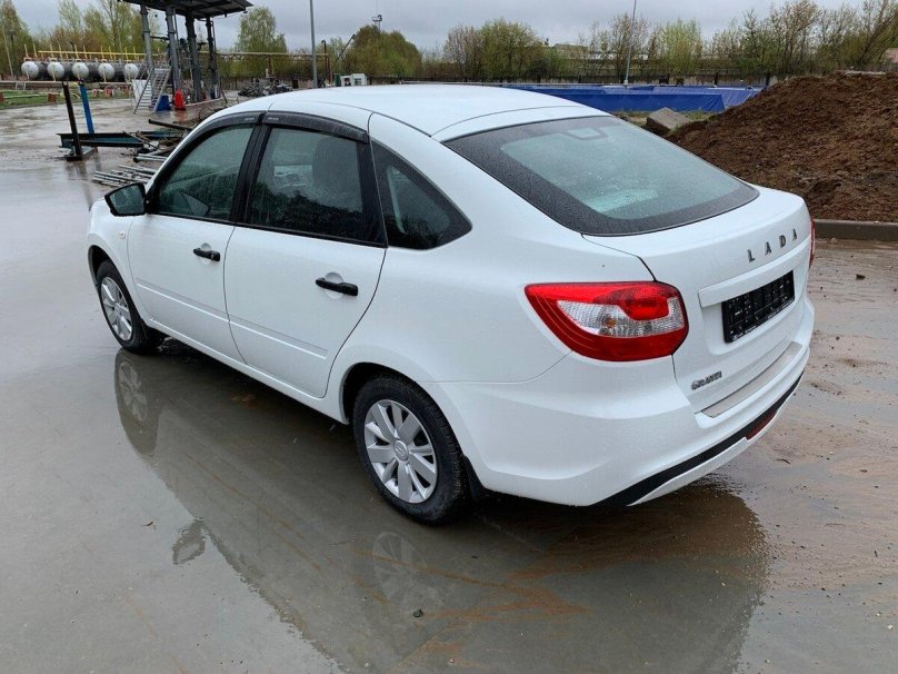 Лада Гранта лифт бэк 2022