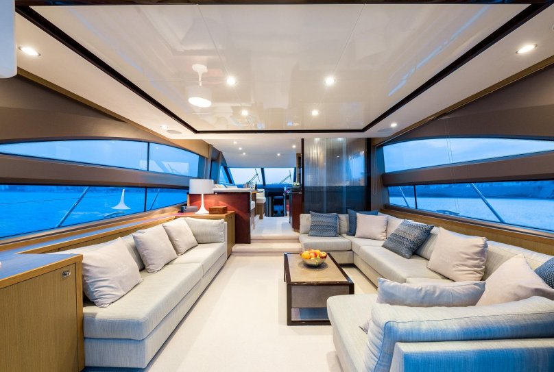 Яхта принцесса 64