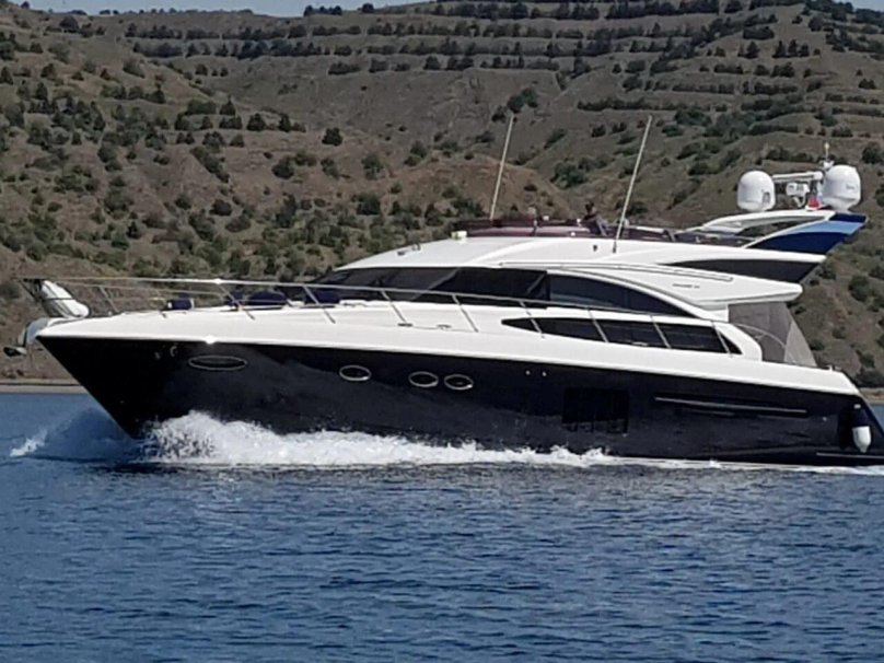 Моторная яхта принцесса 64