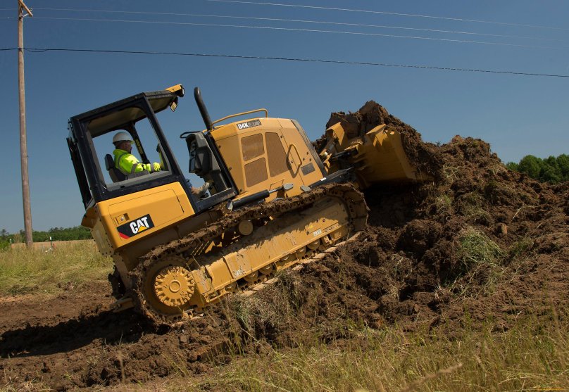 Бульдозер Cat d4