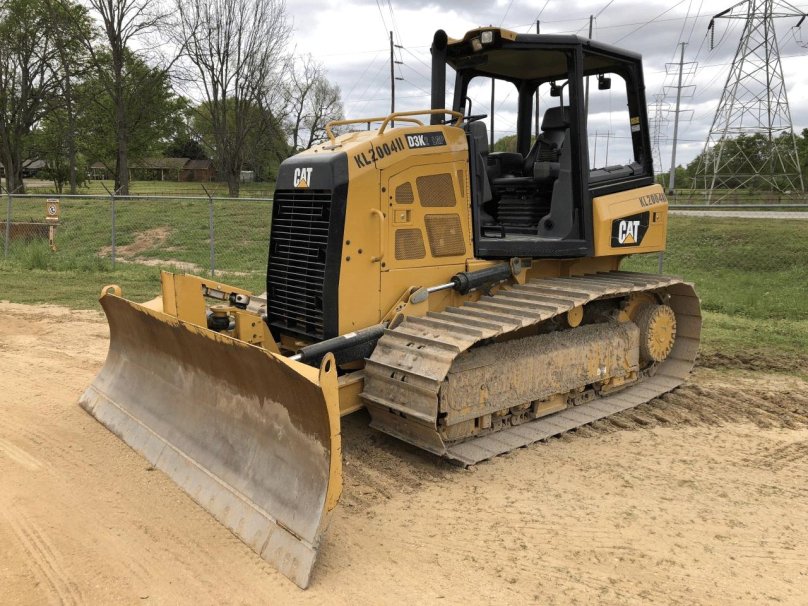 Бульдозер Cat d3k