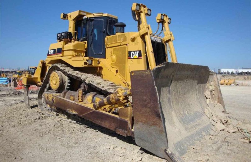 Бульдозер Cat d9