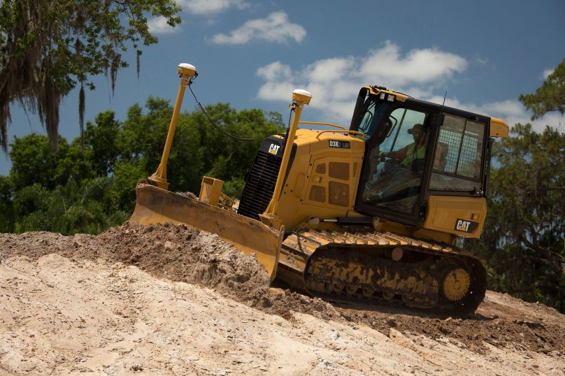 Бульдозер Cat d4