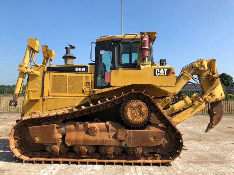 Бульдозер Cat d8r