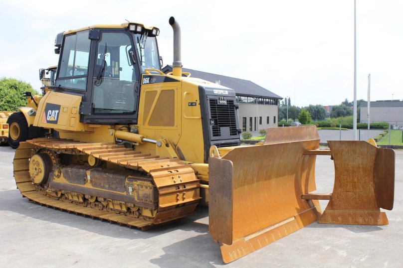 Бульдозер Cat d5