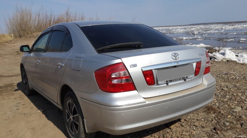 Тойота Премио 2005