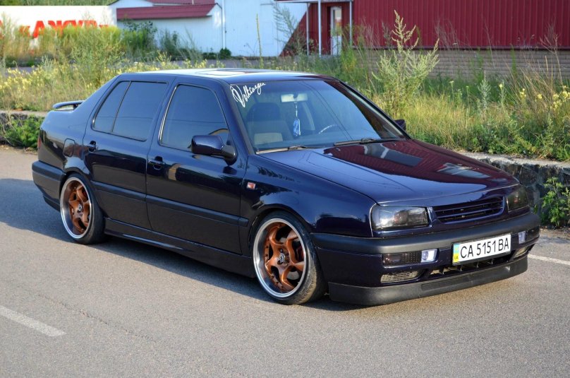 Volkswagen Vento 1 и 8