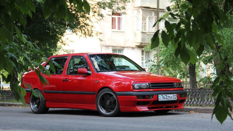 Volkswagen Vento 1 и 8