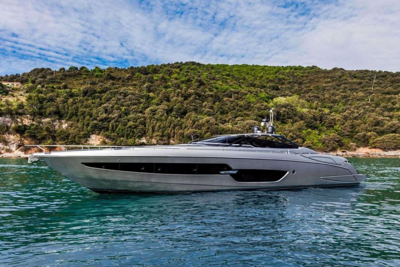 Yacht Riva 88 Domino