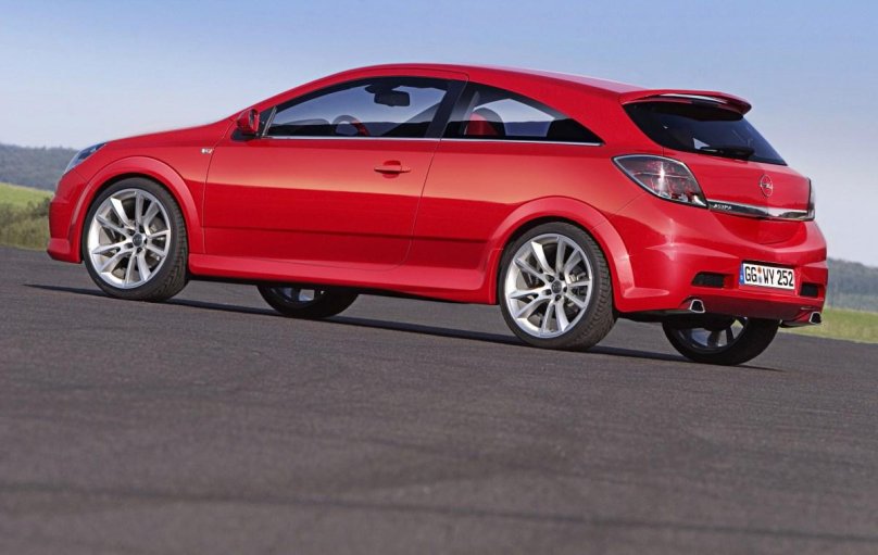 Opel Astra GTC купе
