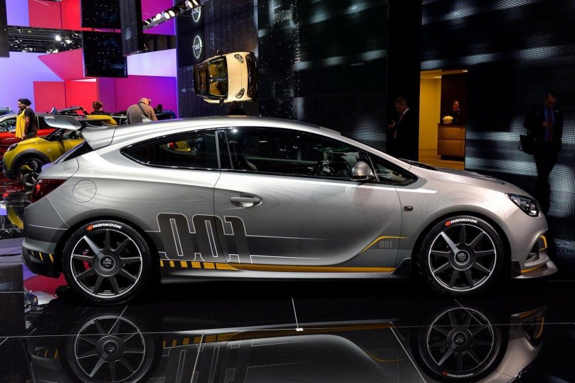 Opel Astra OPC extreme