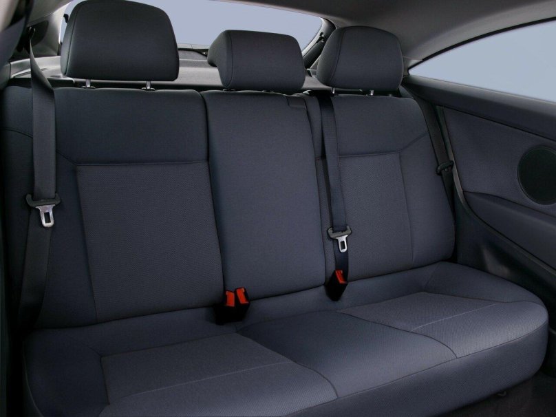 Opel Astra GTC салон сзади