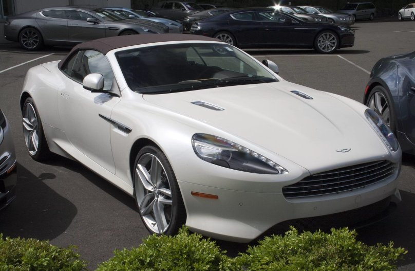 Aston Martin Virage 2011