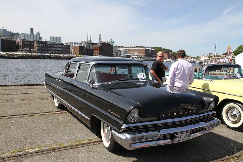 Lincoln Premiere 1956