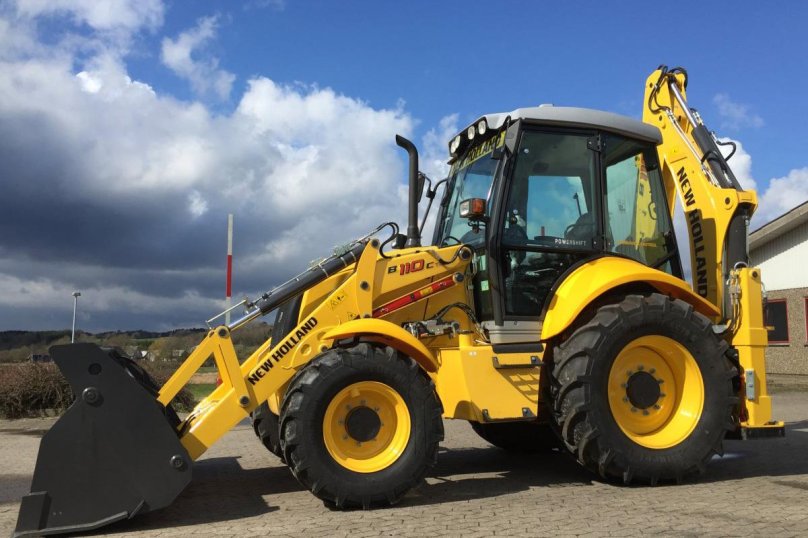 Экскаватор-погрузчик New Holland b110